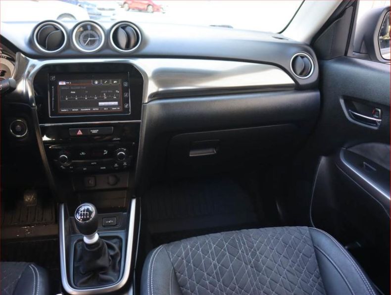 Suzuki Vitara - hlavní fotka