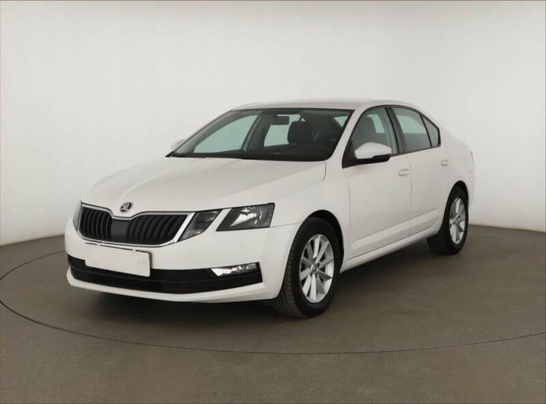 Škoda Octavia - hlavní fotka