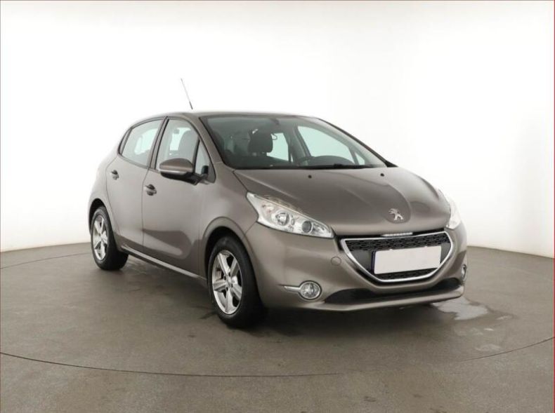 Peugeot 208 - hlavní foto