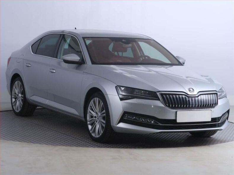 Škoda Superb - hlavní foto