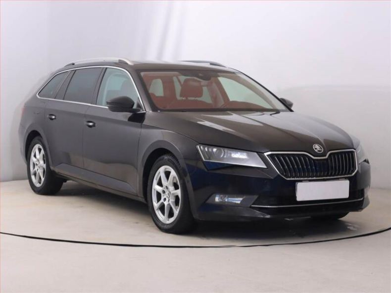 Škoda Superb - hlavní foto