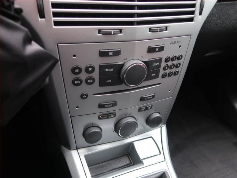 Opel Astra - hlavní foto