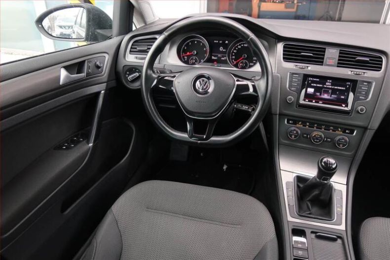 Volkswagen Golf - hlavní fotka