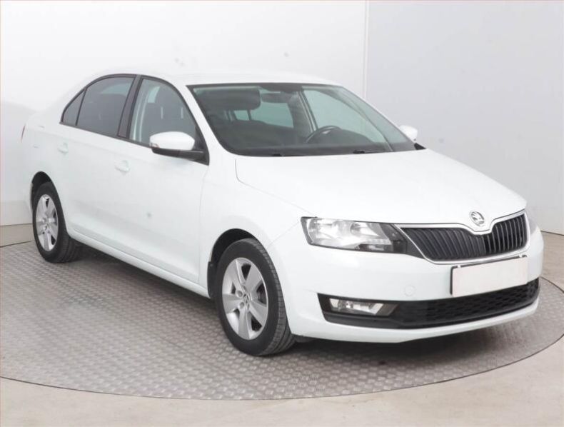 Škoda Rapid - hlavní foto