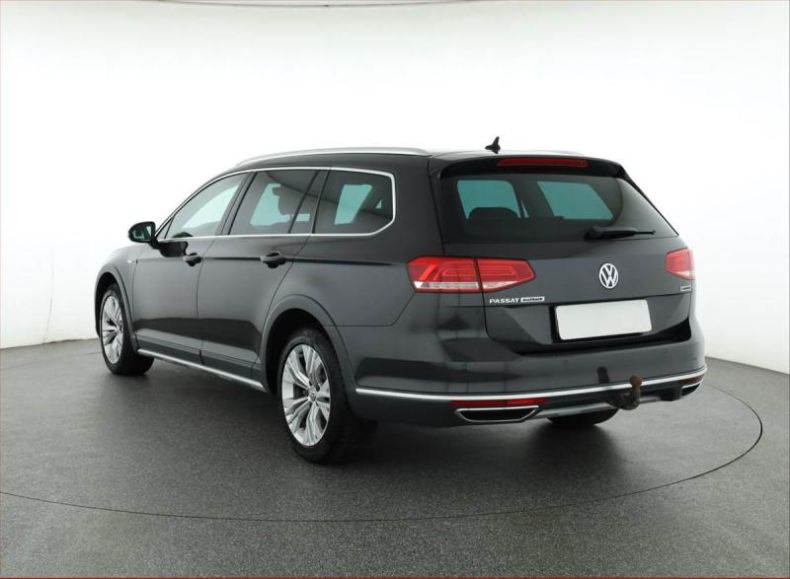 Volkswagen Passat - hlavní fotka