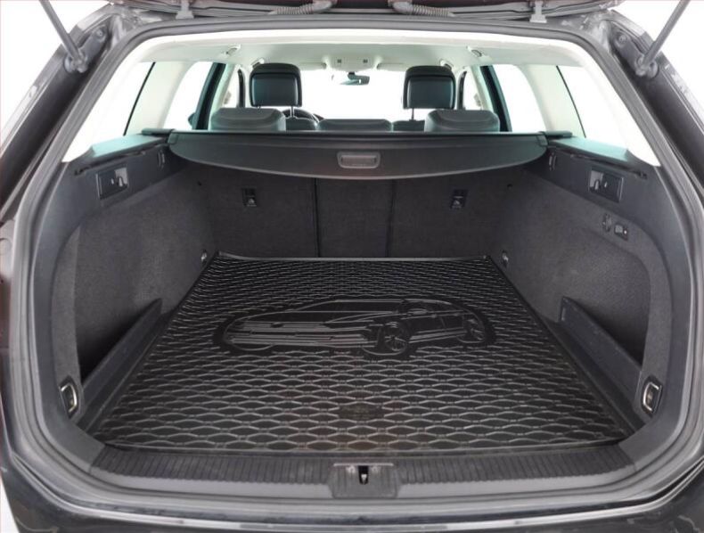 Volkswagen Passat - hlavní fotka