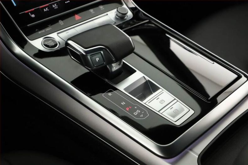 Audi Q8 - hlavní fotka
