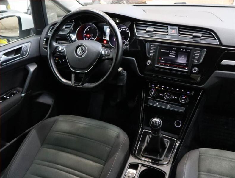 Volkswagen Touran - hlavní fotka