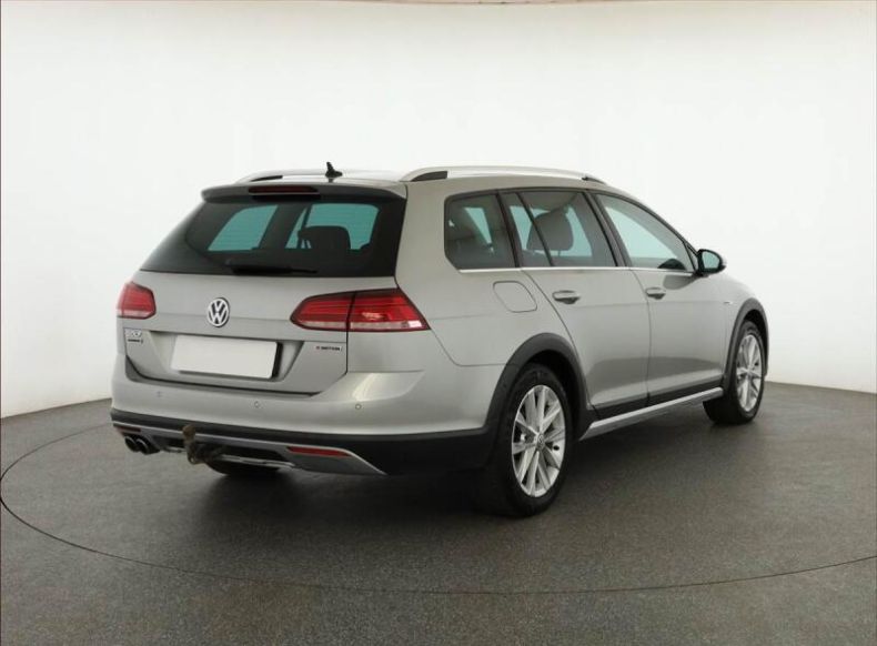 Volkswagen Golf - hlavní fotka