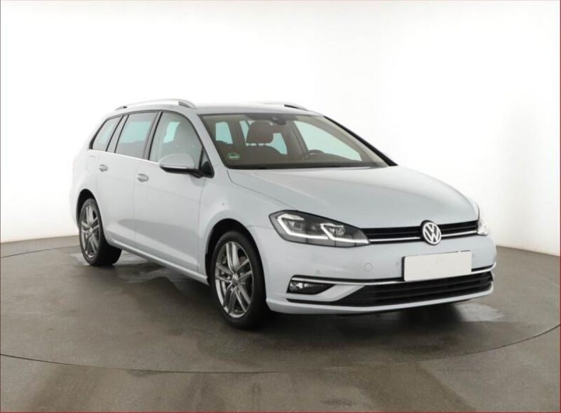 Volkswagen Golf - hlavní foto