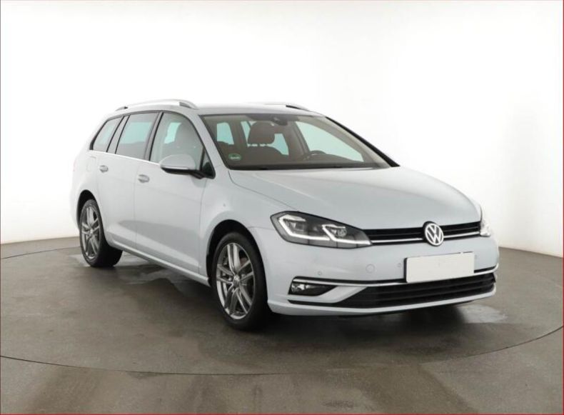 Volkswagen Golf - hlavní foto