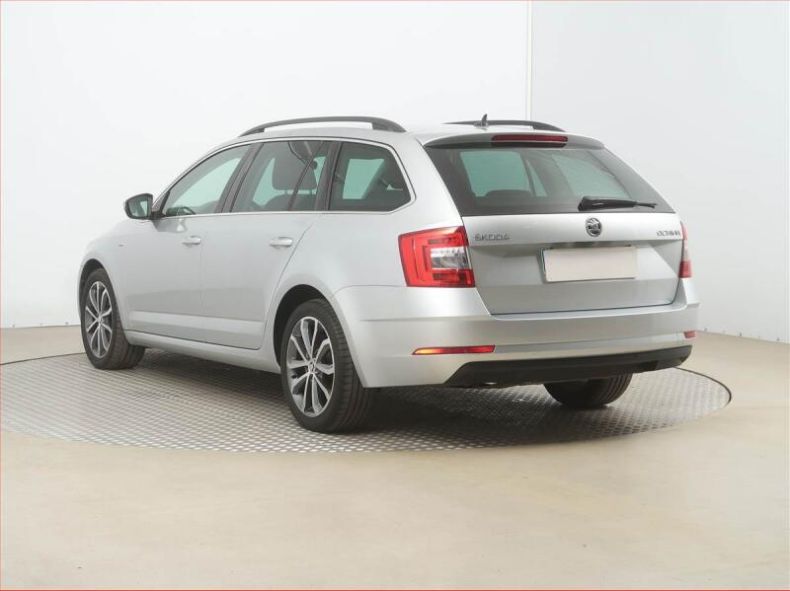 Škoda Octavia - hlavní fotka