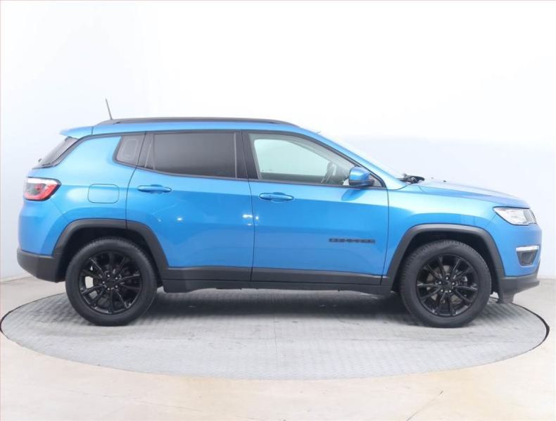 Jeep Compass - hlavní fotka
