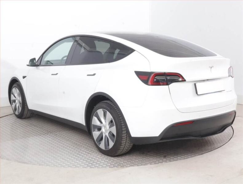 Tesla Model Y - hlavní fotka