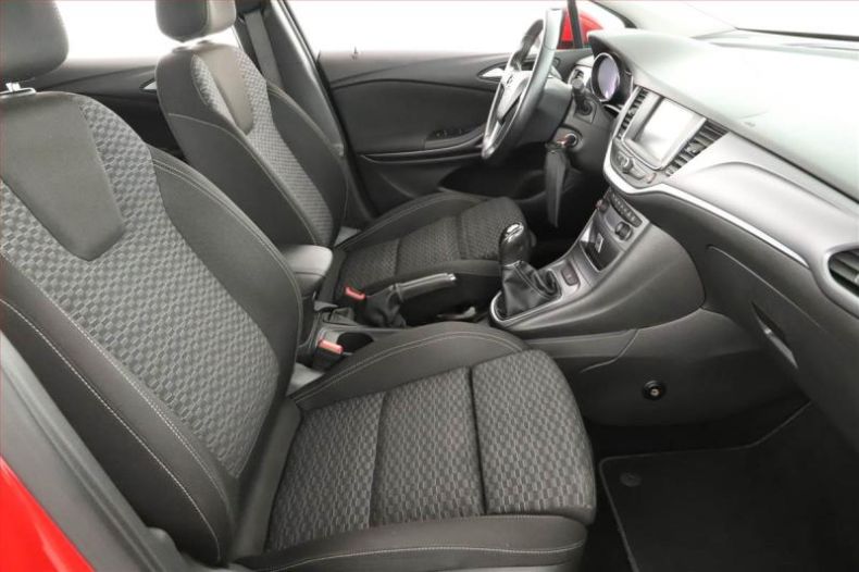 Opel Astra - hlavní fotka