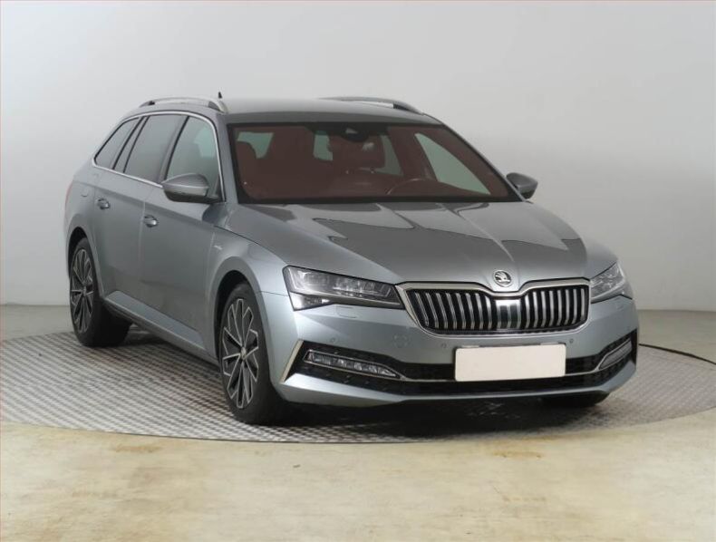 Škoda Superb - hlavní foto