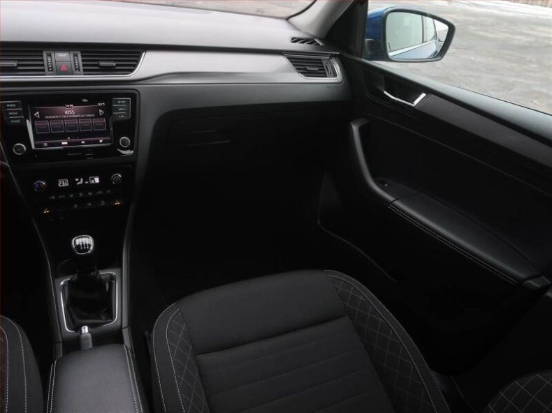 Škoda Rapid - hlavní fotka