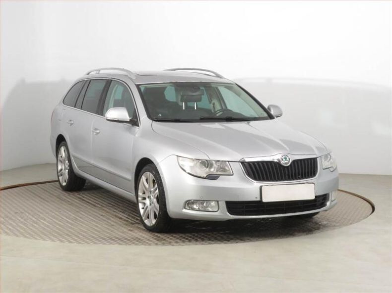 Škoda Superb - hlavní foto