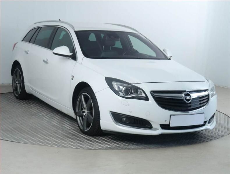 Opel Insignia - hlavní foto