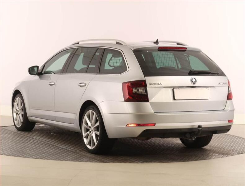 Škoda Octavia - hlavní fotka