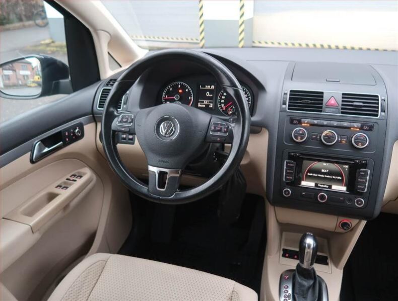 Volkswagen Touran - hlavní fotka