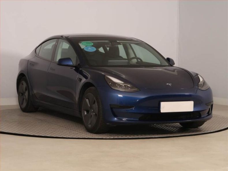 Tesla Model 3 - hlavní foto