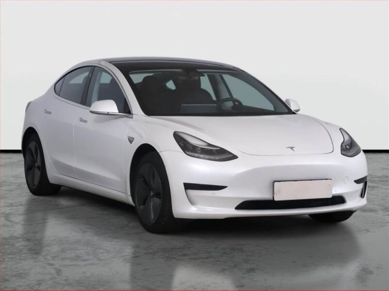 Tesla Model 3 - hlavní foto