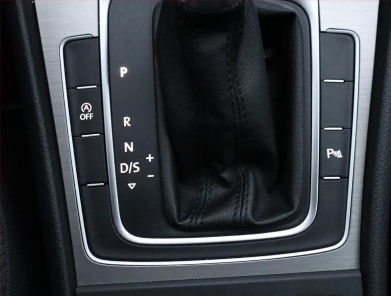 Volkswagen Golf - hlavní fotka