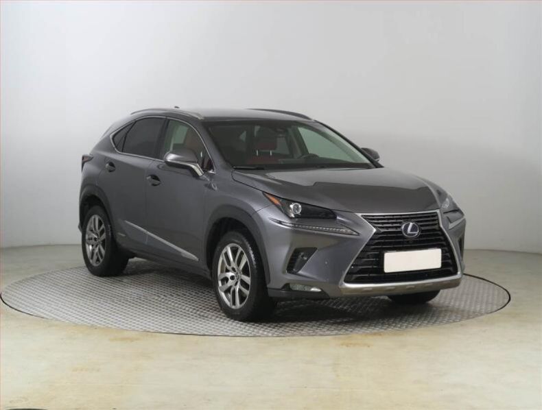 Lexus NX 300h - hlavní foto