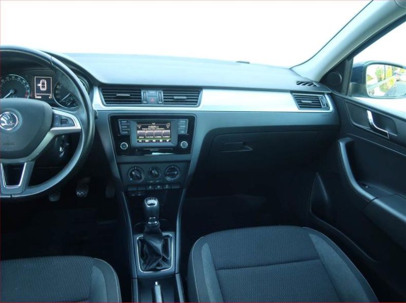 Škoda Rapid - hlavní fotka