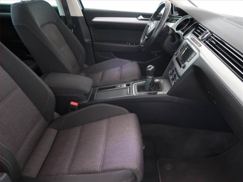 Volkswagen Passat - hlavní fotka