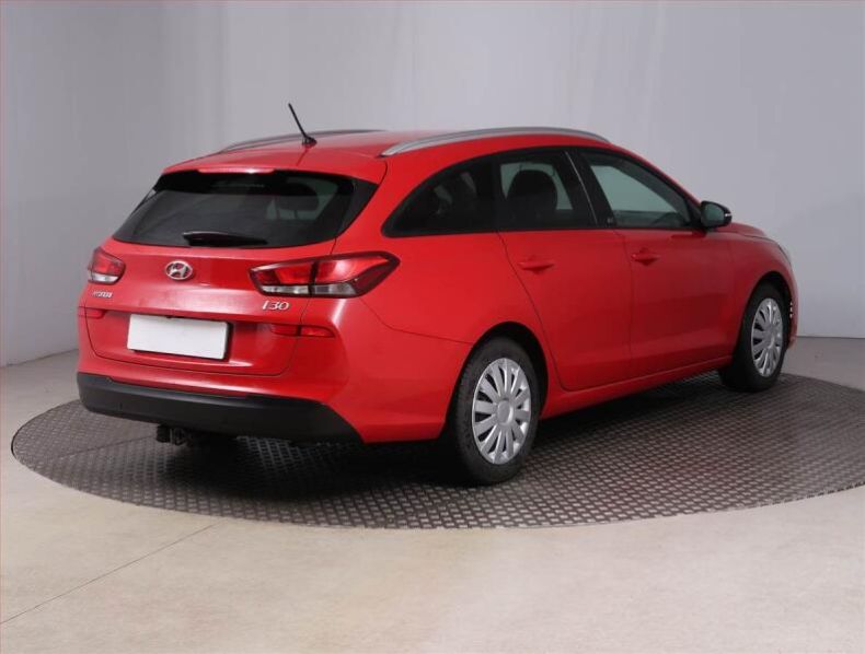 Hyundai i30 - hlavní fotka