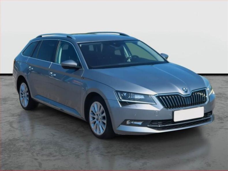 Škoda Superb - hlavní foto