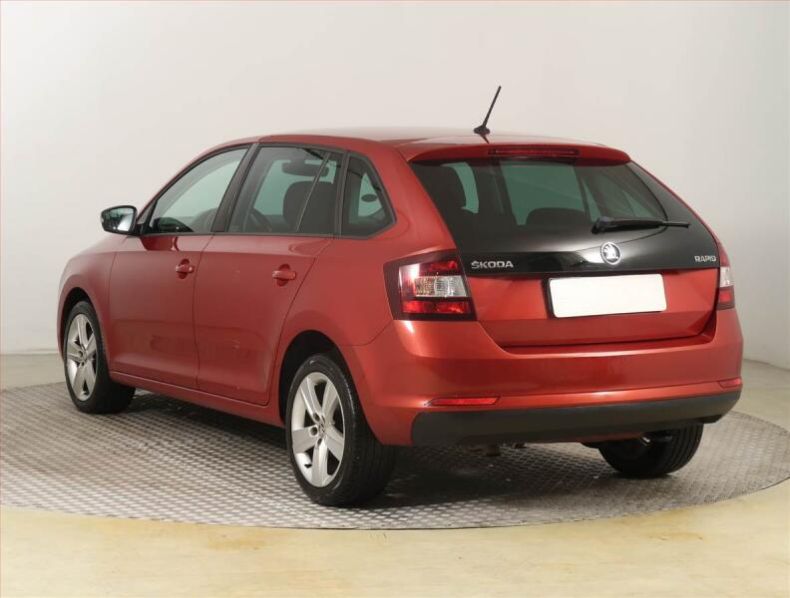 Škoda Rapid - hlavní fotka
