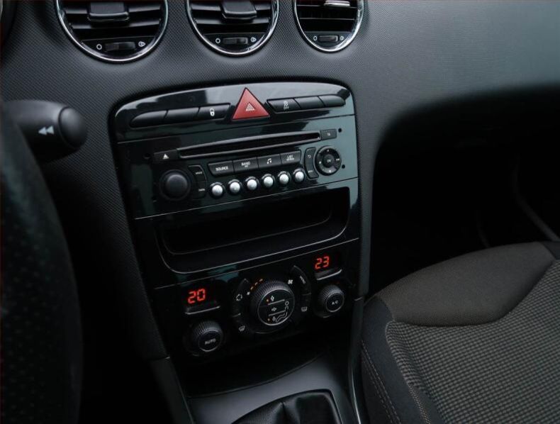 Peugeot 308 - hlavní fotka