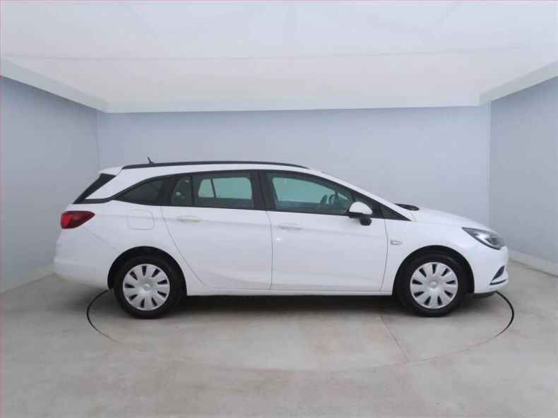 Opel Astra - hlavní fotka