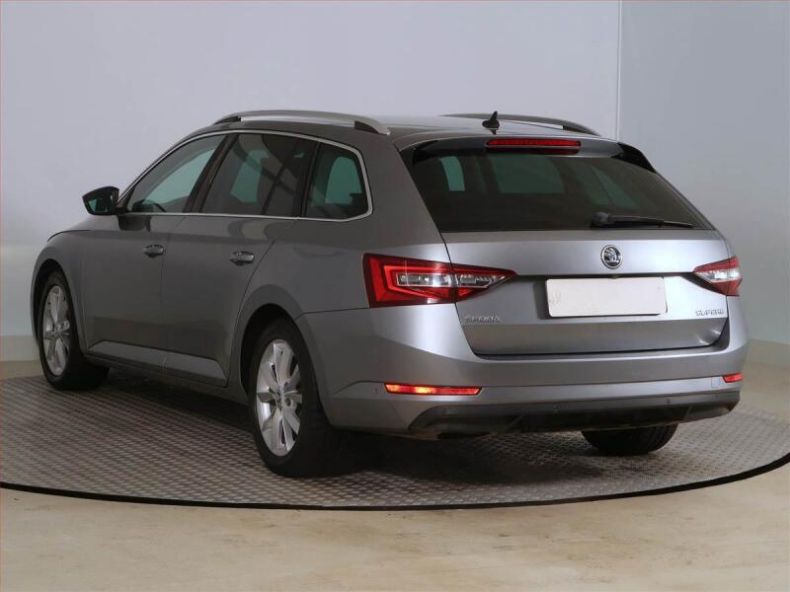 Škoda Superb - hlavní fotka