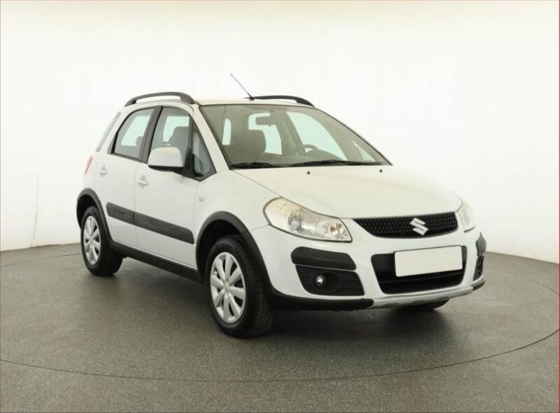 Suzuki SX4 - hlavní foto