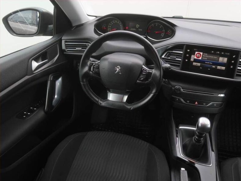 Peugeot 308 - hlavní fotka