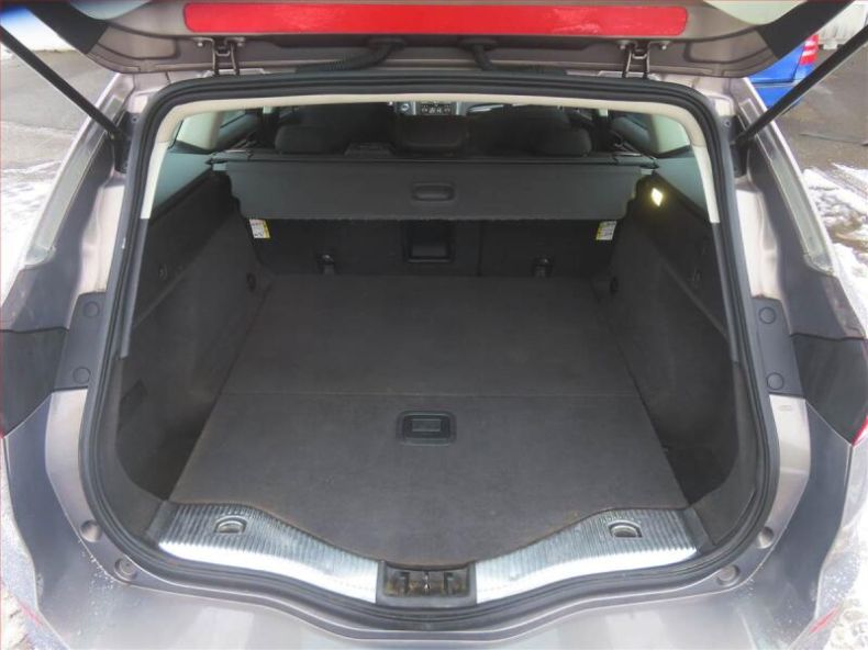 Ford Mondeo - hlavní fotka