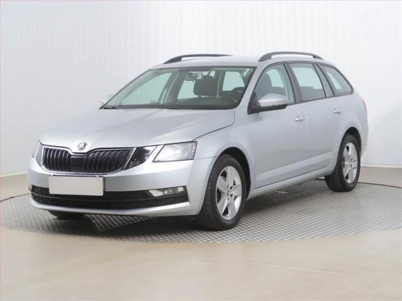 Škoda Octavia - hlavní fotka