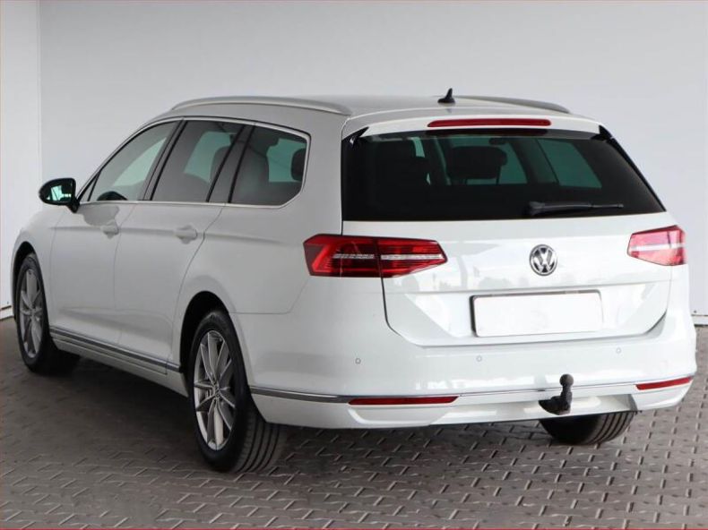 Volkswagen Passat - hlavní fotka