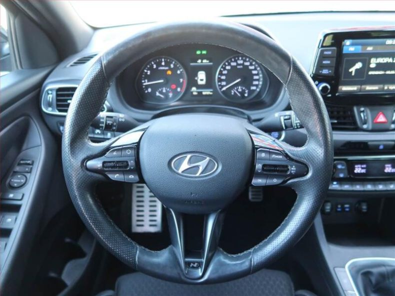 Hyundai i30 - hlavní fotka