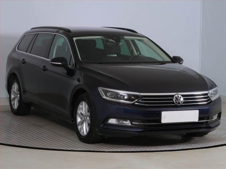 Volkswagen Passat - hlavní foto