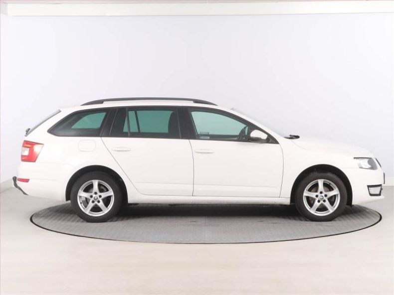 Škoda Octavia - hlavní fotka