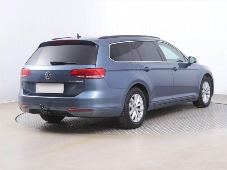 Volkswagen Passat - hlavní fotka