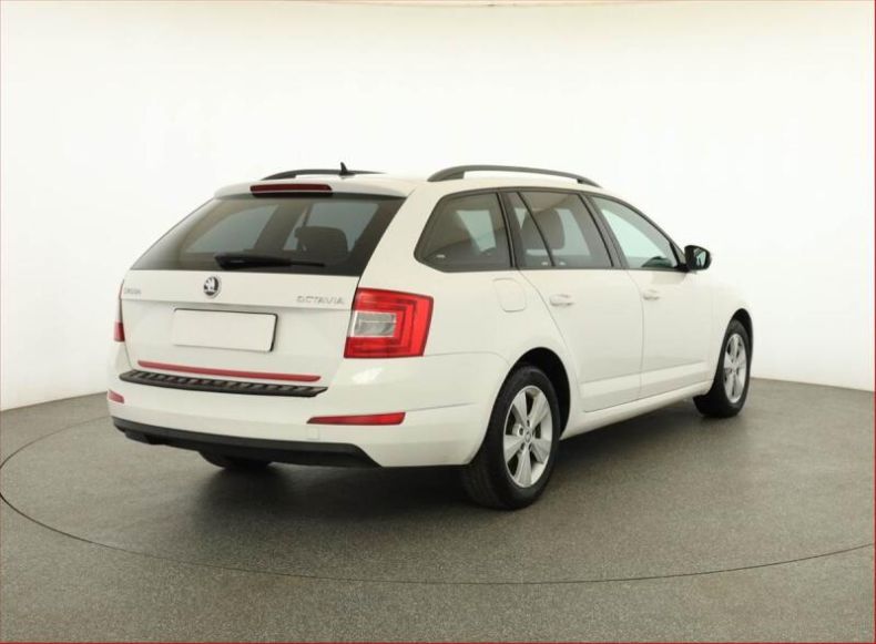 Škoda Octavia - hlavní fotka