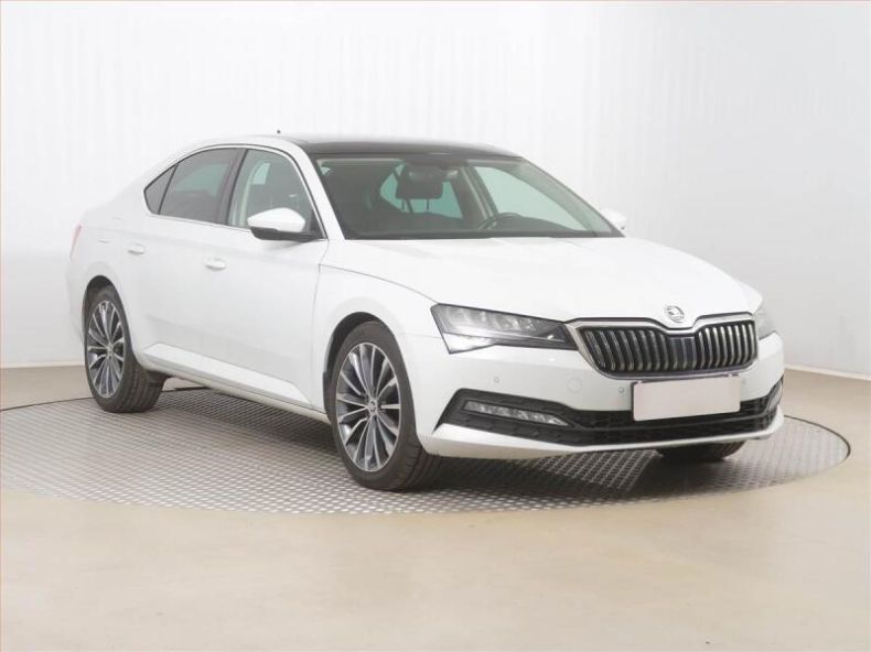 Škoda Superb - hlavní foto