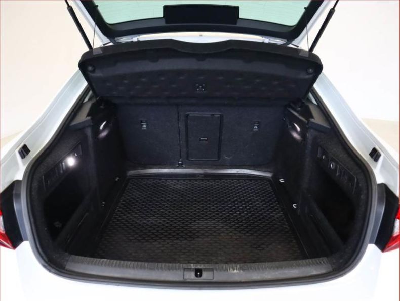 Škoda Superb - hlavní fotka