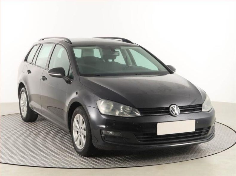 Volkswagen Golf - hlavní foto